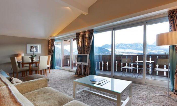 Comfort Suite Edle Suite mit Balkon und Ausblick auf die Alpen