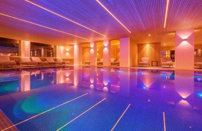Indoor Pool Orange-blau beleuchteter Innenpool