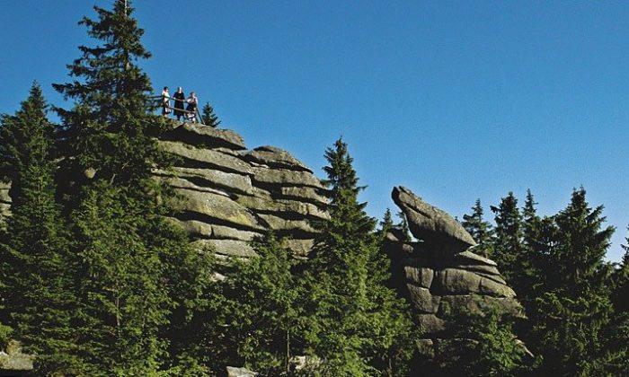 Großer Arber Menschen klettern auf Felsen