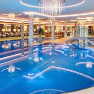 Wellnessbereich 6.500 m² Wellnessbereich mit  Pools im 5* Hotel Jagdhof