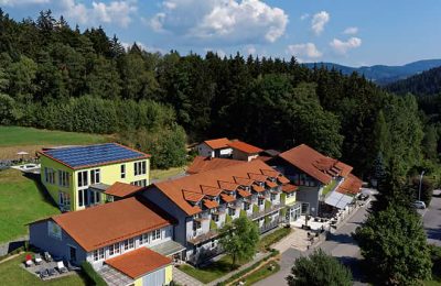 Hotel Reibener Hof Luftaufnahme vom Hotelgelände des Reibener Hofs