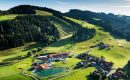 Haubers Naturresort Luftaufnahme mit Überblick über das gesamte Hotelgelände und Natur