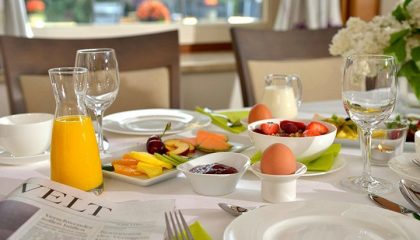 Frühstück Gedeckter Frühstückstisch