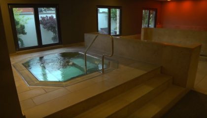 Whirlpool Whirlpool im Wellnessbereich