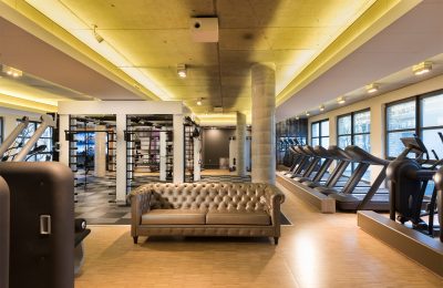 Fitnesscenter Moderne Trainingsgeräte im Fitnesscenter