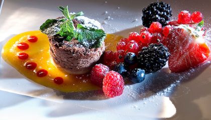 Dessert Süßes Dessert mit Himbeeren