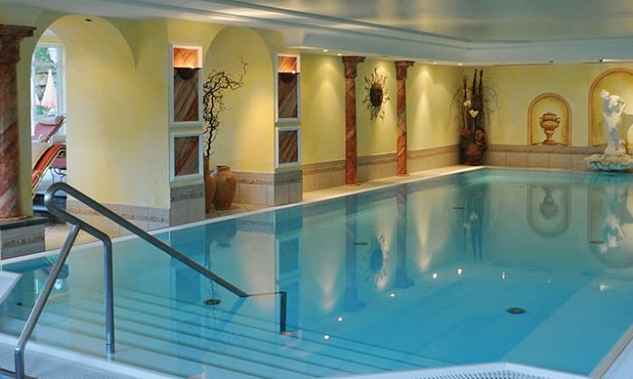 Römisches Schwimmbad Schwimmbecken im römischen Stil