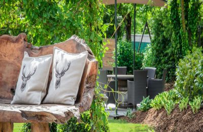Garten Bank Sitzbank aus Holz im Garten