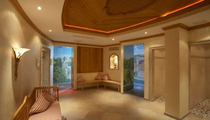 Spa Durchgang zum Wellnessbereich