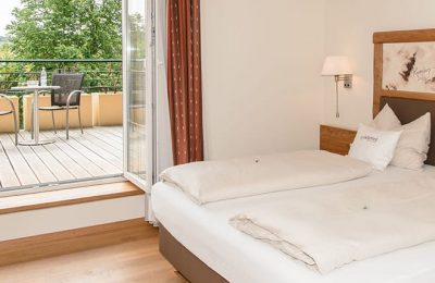 Balkon Bett und Balkon in einem Zimmer