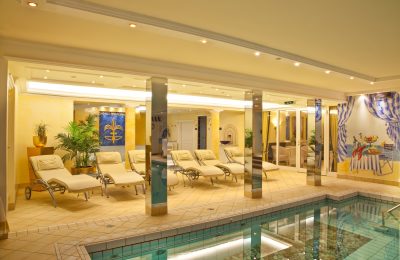 Innenbecken Helles Schwimmbad