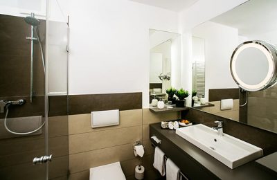 Bad Neu gestatetes Badezimmer im Hotel