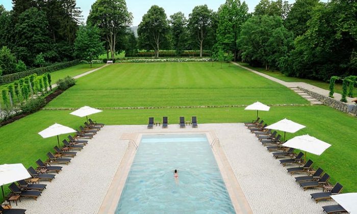 Außenpool Außenpool im Garten vom Gräflicher Park