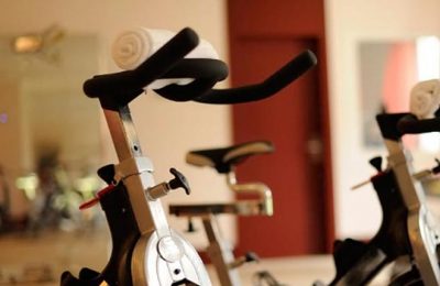 Fitnessraum Crosstrainer im Fitnessraum
