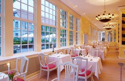 Restaurant Caspar 2 Fein gedeckter Tisch im Restaurant Caspar