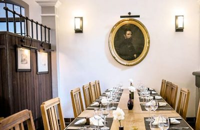 Restaurant Pferdestall 3 Fein gedeckter Tisch im Restaurant