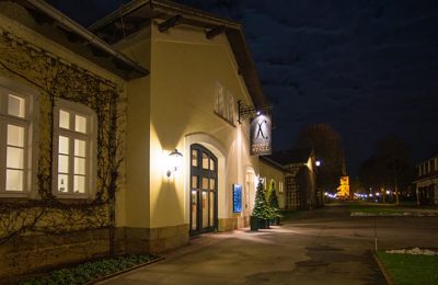 Restaurant Pferdestall 4 Beleuchtetes Restaurant am Abend