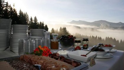 Buffet Berg Buffet beim Bergfrühstück