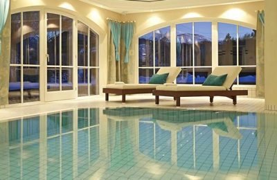 Indoor Pool Indoor Pool am Abend