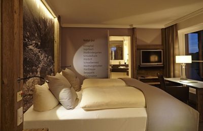 Schwarzenbach Bett im Zimmer Schwarzenbach