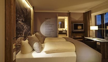 Schwarzenbach Bett im Zimmer Schwarzenbach