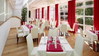 Restaurant Tisch Fein gedeckte Tische im Restaurant
