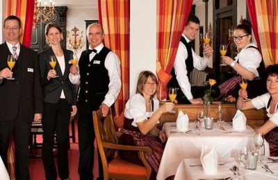 Klunarik Team rund um die Küche und Servierung vom Hotel Fürstenhof