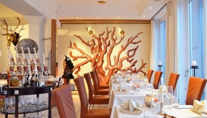 Restaurant Fein gedeckte Tische im Restaurant