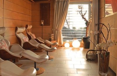Zen Ruheraum 2 Liegen und stimmungsvolles Licht im Zen Ruheraum