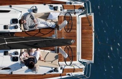 Luxus Kuschelyacht Luftaufnahme von der Luxus Kuschelyacht