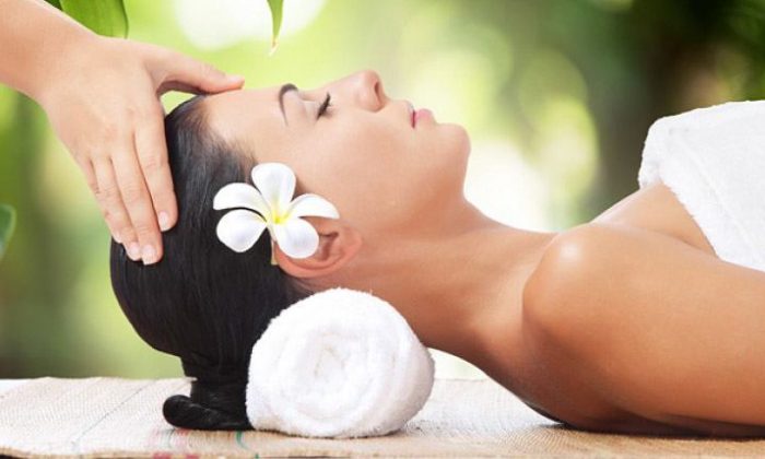 Kleine Auszeit im Max Frau erhält Massage