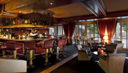 Bar Bar von der Seite