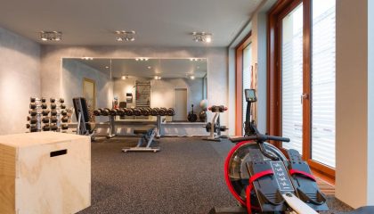 Fitnesscenter Moderne Trainingsgeräte im Fitnesscenter