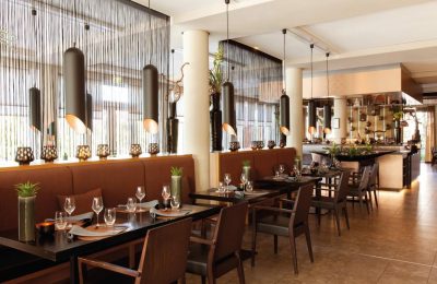 Dünenrestaurant Gedeckte Tische im Dünenrestaurant