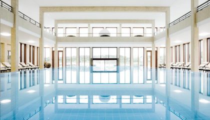 Schwimmbad Zentraler Blick auf das Schwimmbad am Tag
