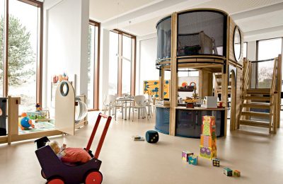 Spielzimmer Zimmer mit zahlreichen Spielsachen für Kinder
