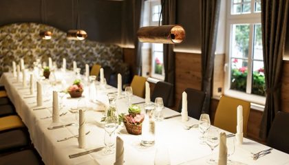 Bierstube 2 Fein gedeckter Tisch in der Bierstube