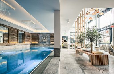 Einfach mal raus Innenpool im Hotel