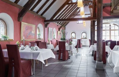 Lindenstube Fein gedeckte Tische in der Lindenstube