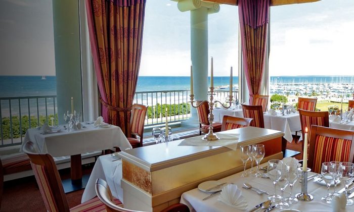Restaurant Restaurant mit Meerblick
