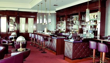 Bar hell Helle Bar am Tag