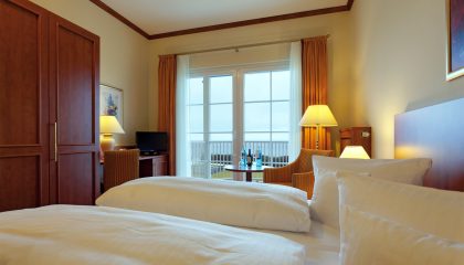 Doppelzimmer 3 Bett und Wohnraum im Doppelzimmer 3