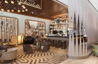 Hotelbar Charlotte Überblick über die Bar mit zahlreichen Sitzgelegenheiten